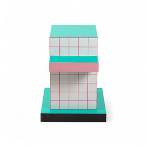 SUPERSIDE TABLE RED GRID