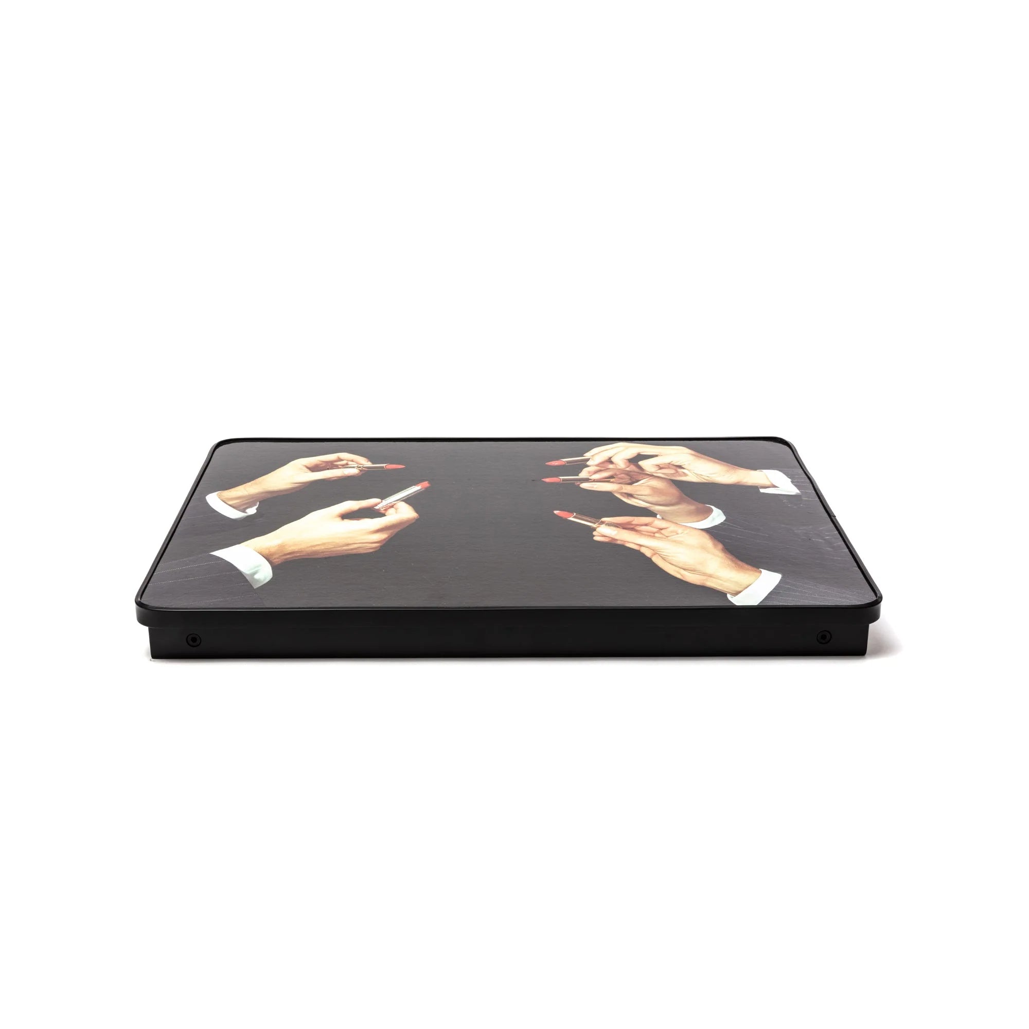 Breakfast in bed or smart working from the sofa? Whether you are in the mood to relax or demonstrate all your productivity, now you will have no more excuses!  Sofa Tray  Size: 56 x 38 x 4,5/25,5 cm